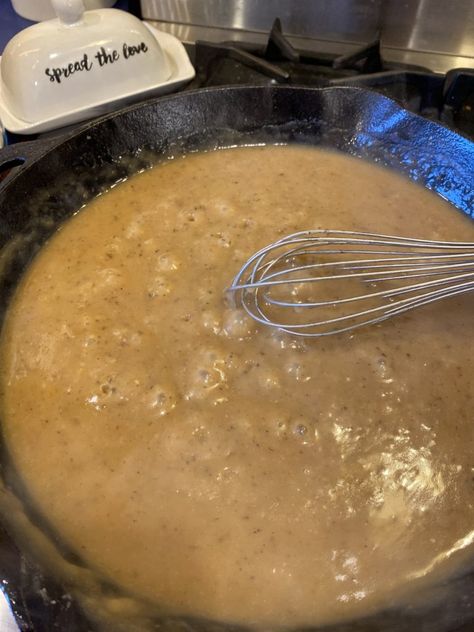 Homemade Gravy With Flour And Grease, Homemade Beef Gravy With Drippings, Home Made Beef Gravy Easy, Creamy Brown Gravy, Beef Stock Gravy, Homemade Hamburger Gravy, Beef Gravy Recipe With Flour, Easy Beef Gravy From Broth, How To Make Brown Gravy From Scratch