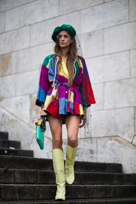 Plaid and Gingham Prints Took Over the Street Style Crowd on Day 1 of Paris Fashion Week - Fashionista Paris Fashion Week 2022 Street Style, Street Style Colorful, Art Fashion Clothes, Ootd Colorful, Colorful Ootd, Paris Fashion Week 2022, Fashion Week Outfit Ideas, Fashion Week Looks, Colorful Street Style