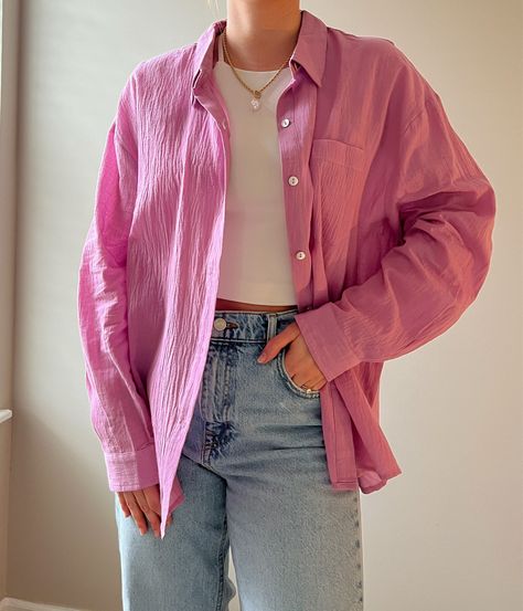 Styling A Pink Shirt, Shirt Casual Outfit Woman, How To Style Pink Button Up, Oversized Pink Button Down, Pink Linen Button Down, Pink Open Shirt Outfit, Pink Satin Button Up Outfit, Pink Shirt Outfit For Women, Pink Linen Blouse Outfit