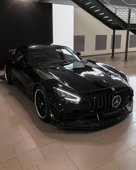 ᴍʀ.ʙᴇɴᴢ ᴛᴇᴀᴍ on Instagram: “AMG PERFECTION. This AMG GTR Pro is one of my favorite AMG‘s of 2019! Full black exterior without the stripe, full Carbon package and…” Amg Gtr Pro, Prom Car, Mercedes Sport, Mercedes Black, Mercedes Jeep, Mercedes Auto, Amg Gtr, Mercedes Amg Gt R, Black Mercedes Benz