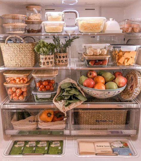 Fridge Organisation, Healthy Fridge, Spice Rack Organization, Food Prep Storage, Kitchen Fridges, House Organisation, Integrative Nutrition, Kitchen Organisation, Kitchen Organization Pantry