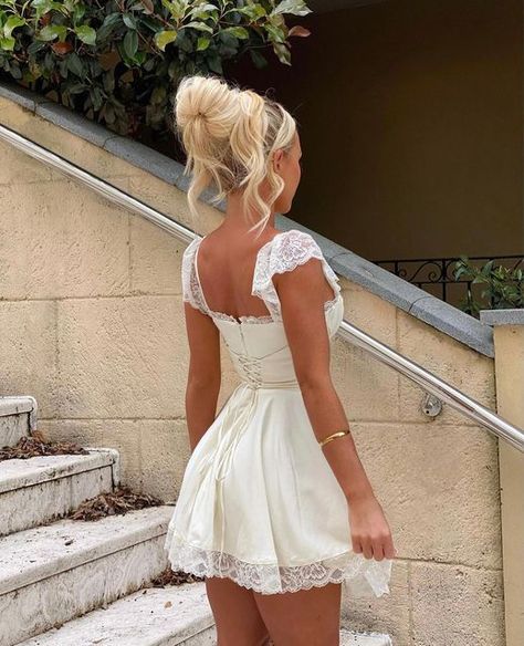 Summer Fits Aesthetic, European Summer Outfits, Fits Aesthetic, White Corset, Breezy Dress, Lace Straps, House Of Cb, Popular Dresses, 2023 Autumn