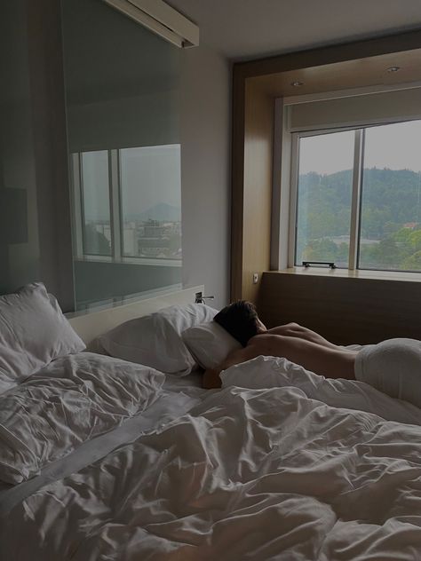 Hotel Bed Couple Aesthetic, Waking Up Together Couple Aesthetic, Luxurious Bedrooms For Couples, Sleeping With Bf Aesthetic, Boyfriend In Bedroom Aesthetic, Boyfriend Bed Aesthetic, Hotel Room With Boyfriend, Romantic Hotel Aesthetic, Hotel Room Bed Aesthetic