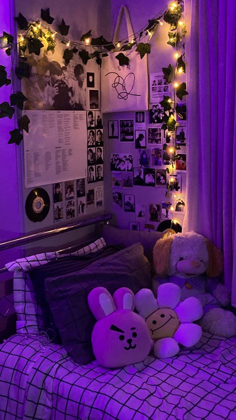 #room #roomdecoration #bedroom #pinterest #aesthetic #bts #idea #kpop Cute Aesthetic Rooms Ideas, Aesthetic Room Decor Wallpaper, Bedroom Idea Decor Simple, Aesthetic Room Ideas Desk, Cozy Room Ideas For Small Rooms, Room Ideas Bedroom Kpop, Hostel Room Decor Ideas Aesthetic, Easy Dorm Room Decor, Kpop House Decor