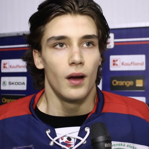 michal mrazik Ice Hockey Players, Hot Hockey Players, Sports Boys, Ideal Boyfriend, Gif Images, Gif Animation, The Perfect Guy, Hockey Players, Future Boyfriend