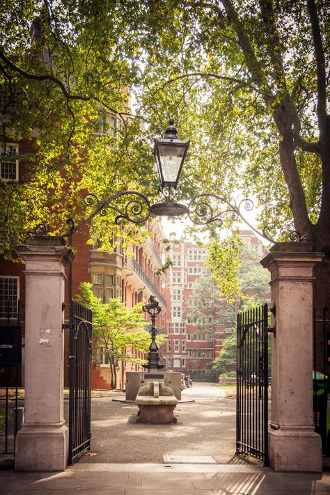 London Kensington Aesthetic, London Mayfair Aesthetic, Mayfair London Aesthetic, London Life Aesthetic, London Adventures, Downtown London, Brick Apartments, London Walks, London Street Photography