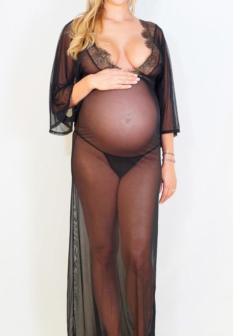 Make this Valentine’s Day extra-special with sexy maternity lingerie. From seductive bra-and-panty sets to naughty negligees, check out the best options for 2018. Lace Caftan, Modern Maternity, Plus Size Maternity, Maternity Lingerie, Cute Maternity Outfits, Maternity Swimwear, Metal Lace, Plus Size Pregnancy, Bra And Panty Sets