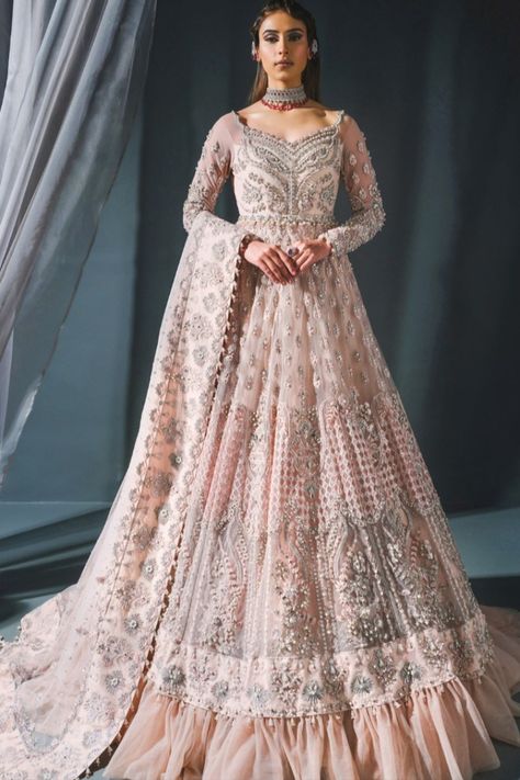 #NetElegance #ZariWorkMagic #EmbroideryExtravaganza #Fashionista #SlayInStyle #RegalTouch #OOTD #StyleInEveryThread Bridesmaid Suits, Wedding Dress Pink, Bride Aesthetic, Suits Pakistani, Pakistani Bridal Dress, Pengantin India, Bride Dress Simple, Desi Outfits, Embroidery Motif