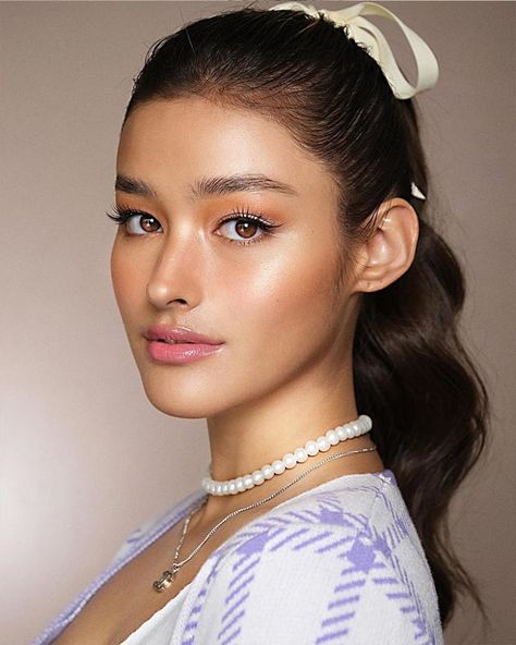 Liza Soberano Makeup, Filipina Makeup, Filipino Makeup, Lisa Soberano, Filipina Beauty, Liza Soberano, Poses References, Celebrity Beauty, Maquillaje Natural