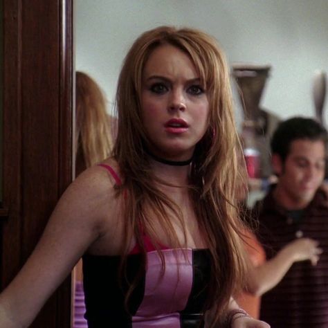 Mean Girls Icons, Pink Y2k Fashion, Cady Mean Girl, Lindsay Lohan Mean Girls, Mean Girls 2004, Icons Y2k, Cady Heron, Y2k Fashion Aesthetic, Mean Girls Movie