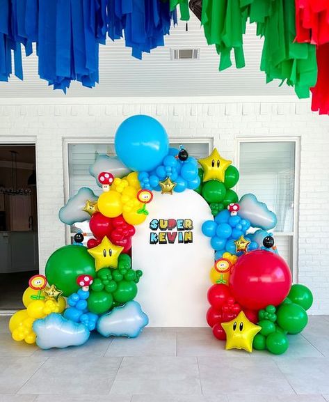 Super Mario Theme Balloons, Mario Bros 1st Birthday Party Ideas, 1 Up Mario Birthday Party, Super Mario Birthday Balloons, Mario Brothers Backdrop, Super Mario Party Balloons, Mario Birthday Party Balloons, Mario Brothers Balloon Arch, Mario Party Balloon Arch