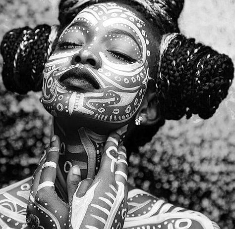 African Tribal Aesthetic Bodypainting, African Face Paint, Proud To Be Me, Face Carving, African Spirituality, Art Premier, Afro Art, African Culture, African Beauty