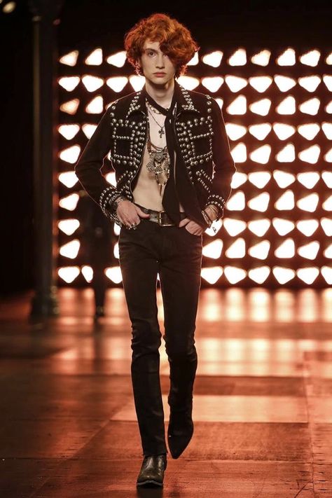 Saint-Laurent-Men-2015-Spring-Summer-Hedi-Slimane-Collection-Paris-Fashion-Week-025 Haute Couture, Hedi Slimane Saint Laurent, Partners Aesthetic, Glam Rock Outfit Men, Rock Outfit Men, Rock Outfits Men, Rockstar Outfit Men, Glam Rock Outfits, Boho Man