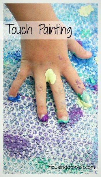 Touch Painting ~ Fun way to explore paint through the sense of touch Touch Activities, 5 Senses Craft, 5 Senses Preschool, Touch Painting, Five Senses Preschool, 5 Senses Activities, Senses Preschool, My Five Senses, Senses Activities