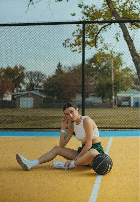 Basketball Court Fashion Shoot, Basketball Court Photoshoot Ideas, Outdoor Basketball Photoshoot, Basketball Court Shoot, Basketball Photography Poses, Basketball Photoshoot Ideas, Basketball Court Photography, Basketball Court Photoshoot, Basketball Editorial