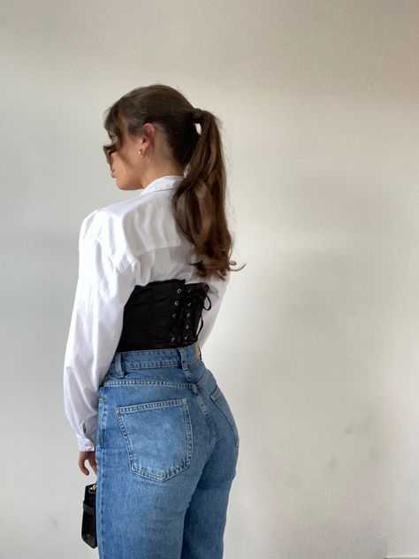 #vibe #corset #style #slicked #style #summer Croset And Jean, White Button Up Shirt With Corset, White Button Up With Black Corset, Shirt Under Corset Outfit, Black Corset With White Shirt, Corset And White Shirt Outfit, Black Corset Top Outfit Jeans, Corset On Shirt Outfit, Under Corset Outfit