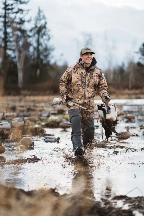 Ben Matthews // Adventure Photographer Waterfowl Hunting Photography, Duck Hunting Photography, Hunting Senior Photos, Hunting Senior Pictures, Hunting Aesthetic, Hunting Photos, Youth Hunting, Hunting Lifestyle, Hunting Photography