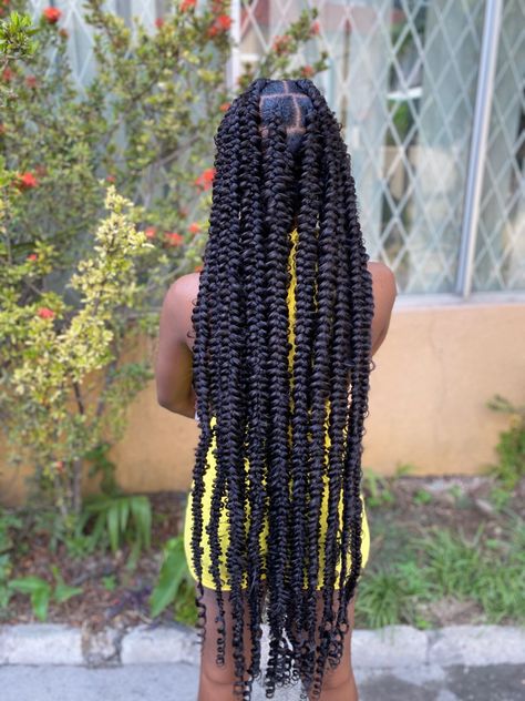 Passion Twist With Curls Out, Knotless Braids Hairstyles Jumbo, Passion Plait Braids, Jumbo Knotless Passion Twist, Large Knotless Butterfly Box Braids, Butterfly Plait Braids, Different Types Of Hair Parting For Braids, Jumbo Knotless Butterfly Braids, Jumbo Long Passion Twist