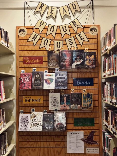 Harry Potter Library Decor, Children’s Library, Passive Library Programs, Library Desk Decor, Passive Programming Library, Library Halloween, School Library Book Displays, Harry Potter Display, Library Storytime