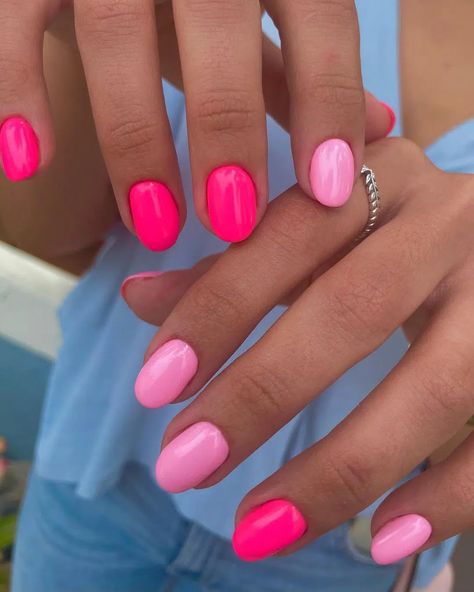 Two Pink Nails, Nails Ideas 2024 Spring, Different Pinks Nails, 2 Pink Nails, Two Color Pink Nails, Vacation Nails Shellac, Last Days Of Summer Nails, Acrylic Nails Gel Polish Ideas, Cute Simple Manicure