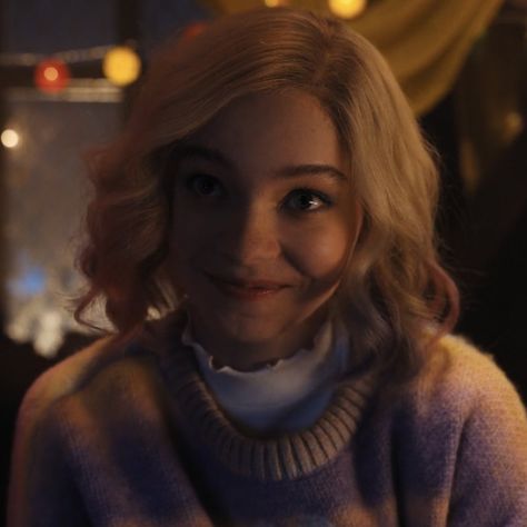 ☾ wenclair’s #1 believer ✹ on Twitter: "find someone who looks at you the way wednesday and enid looks at each other https://t.co/uZbQuAMLhI" / Twitter Hair, Enid Sinclair, So Cute, A Woman, The Story, Blonde, On Twitter, Twitter