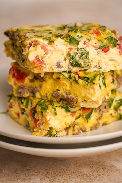 Cottage Cheese Egg Bake Quiche, Best Ever Egg Bake, Baked Cottage Cheese Eggs Recipe, Eggs With Cottage Cheese Baked, Egg With Cottage Cheese, Breakfasts With Cottage Cheese, Meal Prep Egg Casserole, Pesto Egg Bake, Cottage Cheese Spinach Egg Bake