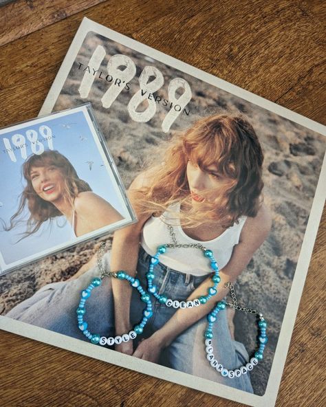 Blue beaded friendship bracelets Taylor Swift Bracelets Colors, 1989 Bracelet Taylor Swift, 1989 Bracelet, Friendship Bracelet Taylor Swift, Blue Friendship Bracelet, Bracelet Taylor Swift, Taylor Swift Bracelets, Swift Bracelets, 1989 Taylor's Version