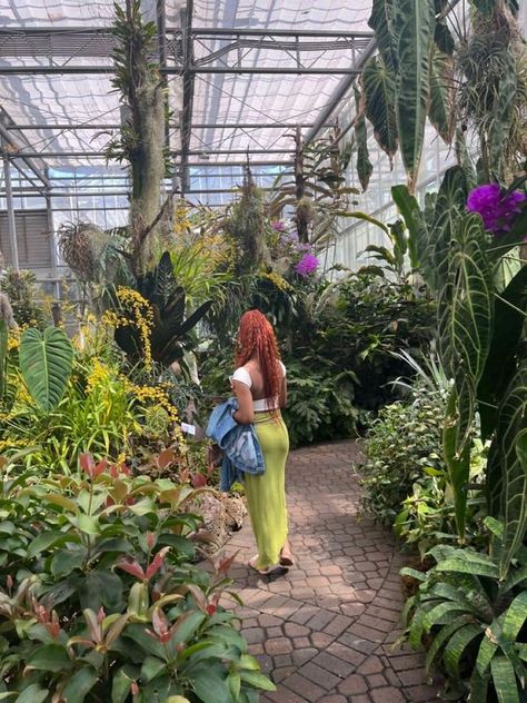 Aesthetic 🫶🏽 | Let’s go to a Botanical Garden🌺 | Facebook Botanic Garden Outfit, Botanical Garden Poses, Botanical Gardens Outfit, Botanical Garden Outfit, Botanical Garden Aesthetic, Green Plants Aesthetic, Botanical Garden Photo Shoot, Garden Outfit, Plants Aesthetic