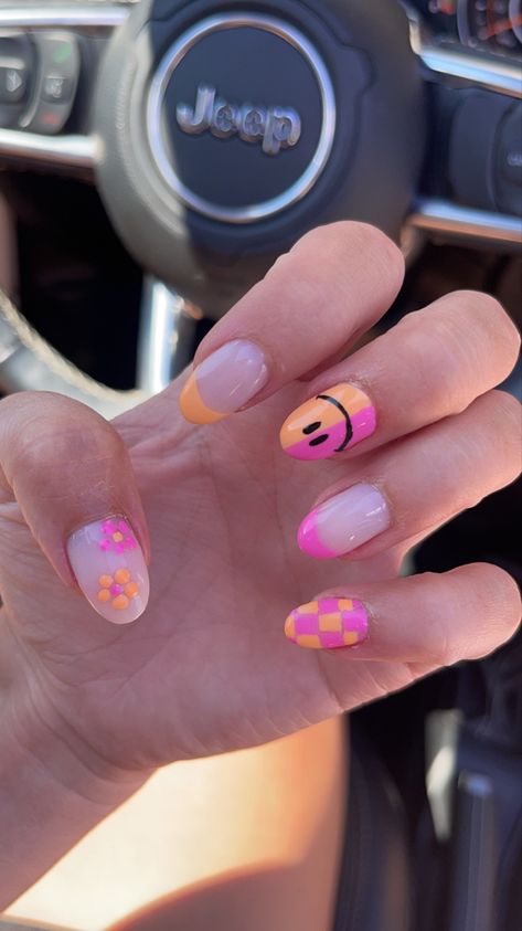 Nails On Trend Now, Gel Nail Designs Smiley Face, Orange And Light Pink Nails, Smiley Daisy Nails, Pink Happy Face Nails, Rainbow Smiley Face Nails, Fun Hot Pink Nails, Smiley Nails Happy Faces, Easy Diy Nail Art For Beginners Summer