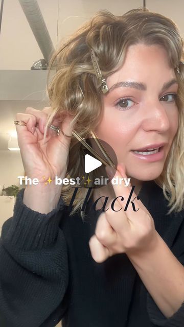 Nicole Pidherny on Instagram: "Try this next time you air dry your hair for more volume and texture! The secret is correct products and in shower prep for frizz free results!   #finehairtutorial #airdrytutorial #thinfinehair #airdrying #wavyhair #curlyhair" Twist And Clip Air Dry, Air Dry Curly Hair Without Frizz, Air Dry Hairstyles For Fine Hair, Air Dry Wavy Hair Without Frizz, Air Dry Frizzy Hair, Air Dry Hair Without Frizz, Air Dry Hairstyles, Air Dry Hair Products, Dry Hair Routine