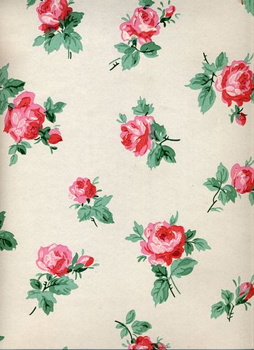 Wallpaper, 1950s  Reminds me of the rose and ivy teacup I had as a child. Ipad Pictures, طابع بريدي, Rose Cottage, Vintage Diy, Pretty Patterns, Vintage Wallpaper, Wallpapers Vintage, Vintage Love, Of Wallpaper