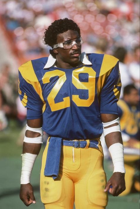 Eric Dickerson, Football Run, American Football League, Rams Football, Football Hall Of Fame, Nfl History, Nfl Season, Professional Football, Los Angeles Rams