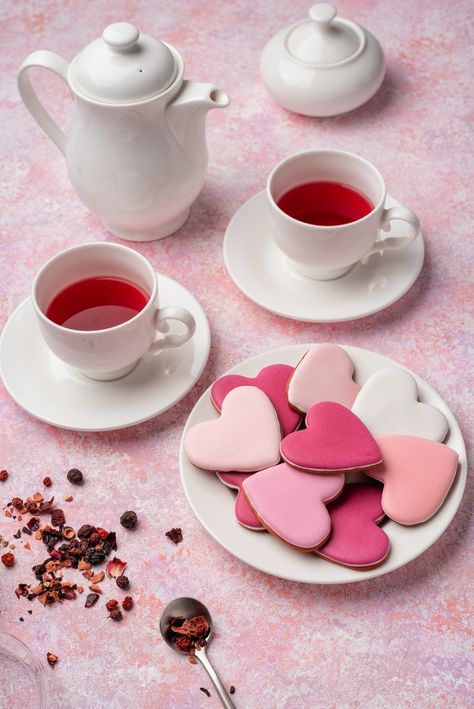 Heart shape cookies with icing with berry tea. Concept: valentine's day tea party, festive table setting in pink. Logos, Heart Themed Food, Valentine Food Photography, Valentines Day Food Photography, Valentines Day Tea Party, Heart Shape Cookies, Baking Images, Heart Themed Birthday, Valentines Pics