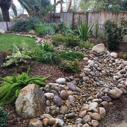 Pea Gravel Landscaping, Dry Riverbed Landscaping, Garden Patios, River Rock Garden, Rock Bed, Dry Creek Bed, Sloped Yard, Dry River, Natural Landscaping