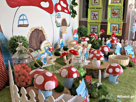 Smurf Birthday Party Decoration, Smurf Birthday Party Ideas, Smurfs Birthday Party Ideas, Smurfs Party Decorations, Smurf Birthday, Smurfs Village, Smurfs Party, Smurf Village, Alice In Wonderland Disney