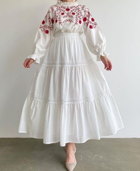 New Dresses Designs for Women in Summer Gaun Ruffle, Islamic Fashion Dresses, Long Frock Designs, Mode Turban, New Designer Dresses, Modest Dresses Casual, Stylish Short Dresses, Dress Design Patterns, Designer Dresses Casual