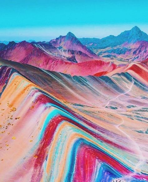 Rainbow Mountain  Cusco, Perú 🌎  Photo by @travelsbycolores Caption Love, Rainbow Mountains Peru, Rainbow Mountains, Rainbow Pictures, Holiday Travel Destinations, Breathtaking Photography, Colorful Mountains, Rainbow Mountain, Colorful Places