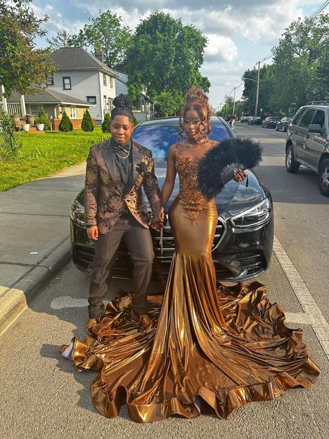 Form Fitted Prom Dresses, Black And Brown Prom Couple, Gold Dress On Black Women, Brown And Gold Prom Dress Couple, Long Train Prom Dress, Prom Dresses On Black Women, Prom Dresses Black Women Plus Size, Hood Prom 2023, Custom Prom Dress Black Women