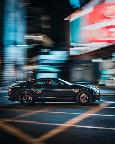 Bentley luxury car Car Photography Night, Night Car Photography, Luxury Car Driving, City Core, Bentley Continental Gt V8, Car Shoot, Car Pic, City At Night, Continental Gt