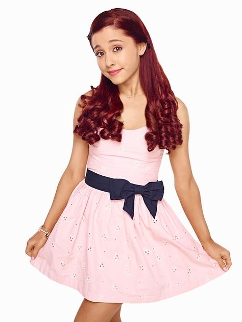 Ariana Grande from Sam and Cat. Ariana Grande plays the role of Cat. Cat Valentine Outfits, Victorious Cat, Ariana Grande Cat, Cat Valentine Victorious, Ariana Grande Facts, Sam & Cat, Sam And Cat, Ariana Grande Outfits, Ariana Grande Style