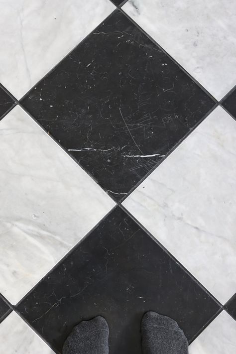 Black White Diamond Tile, Black And White Tile Aesthetic, Black And White Vinyl Flooring Kitchen, White And Black Flooring, Black And White Marble Checkered Floor, Monochrome Bathroom Floor, Black And White Tile Mudroom, Black And White Tiled Floor, Marble Black And White Floor