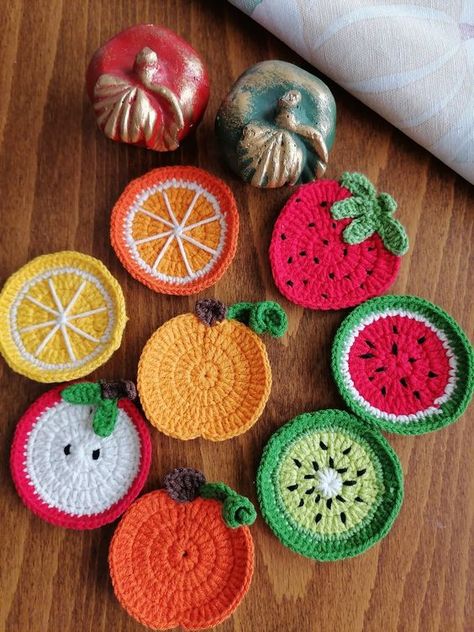 Crochet Fruits Car Coaster - Apple, Mandarin, Lemon, Watermelon, Strawberry, Kiwi and Pump #easycrochet, #amigurumi, #stuffedanimals, #smallcrochetprojects, #kawaiicrochet Amigurumi Patterns, Tela, Crochet Projects To Sell, Crochet Skirt Pattern, Crochet Fruit, Kawaii Crochet, Embroidery Gifts, Fun Crochet Projects, Diy Crochet Projects