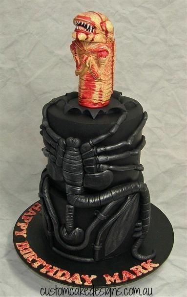Alien Chestburster Cake - Cake by Custom Cake Designs Essen, Xenomorph Birthday Party, Xenomorph Cake, Alien Cakes, Sigourney Weaver Alien, Alien Chestburster, Alien Cake, Face Hugger, Alien Xenomorph
