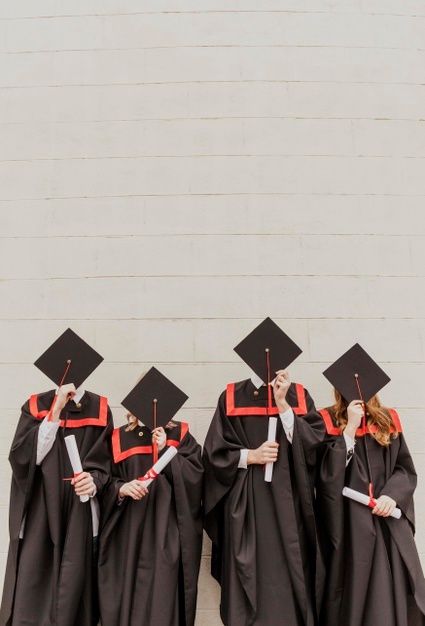 Convocation Photography, Graduation Shoot Ideas, Graduation Pic Ideas, Student Picture, College Graduation Photos, Graduation Photography Poses, College Graduation Pictures, Graduation Poses, Pic Poses