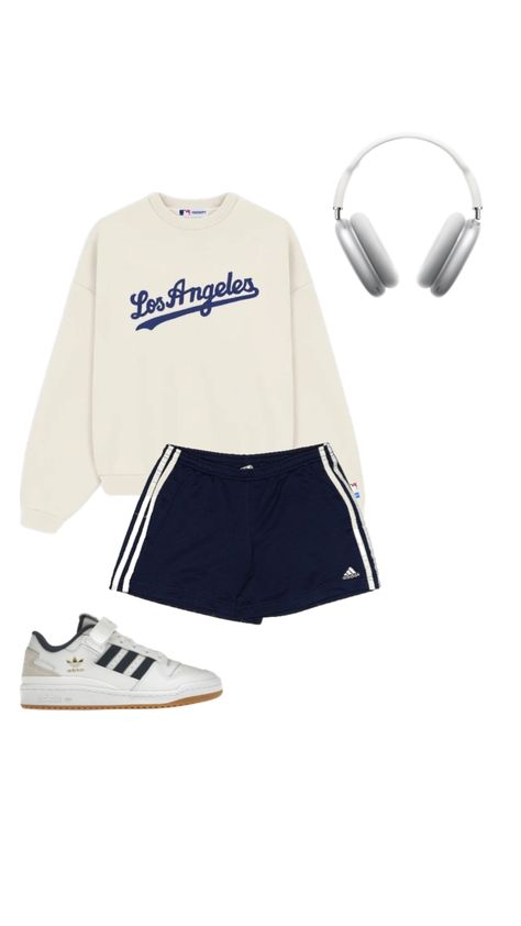 Sports Clothes Aesthetic, Sporty Astethic Outfits, Cute Sportswear, Sporty Comfy Outfits, Sport Aesthetic Outfit, Fashion Outfits Sporty, Ootd Sporty Casual, Sporty Girl Aesthetic Outfit, Sports Outfits Aesthetic