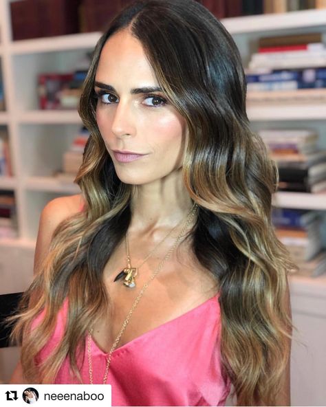 🌸love♥️you right back @neeenaboo Summer Hairstyles, Country Girls, Hollywood Actresses, Brunette Actresses, Jordana Brewster, Hot Brunette, Hair Inspiration Color, Perfect Body, Beautiful Actresses