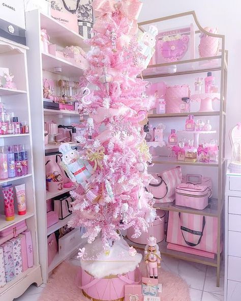 ⚜️🎀𝒞ℯ𝒸𝒾𝓁𝒾𝒶🎀⚜️ on Instagram: "Happy Friday lovelies💗✨ I finally got to finish my Nutcracker theme Christmas tree,🎄hope you guys love it as much as I do. Have a beautiful weekend💕✨ . . . . . . . . #pink#pinkchristmastree #pinkpinkpink #pinkloverscommunity #pinklover #pinkmas #pinklife #pinkaesthetic #pinkcommunity #pinknutcracker #pinknutcrakertheme #pinkglam #glamroom #pinkchristmastrees #pinkgingerbreadhouse #pinkonly #pinkglamour #pinkvs #vs #vscommunity #pinkwonderland #nutcrackerth Barbiecore Room, Theme Christmas Tree, Have A Beautiful Weekend, Christmas Princess, Pink Glamour, Pink Xmas, Snow Princess, Pink Glam, Beautiful Weekend