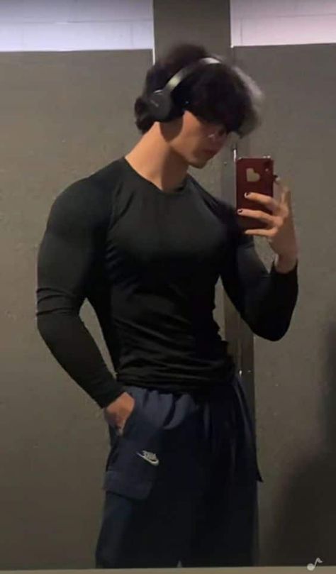 Aesthetic Gym Clothes, Gym Clothes For Men, Gym Boy, Aesthetic Gym, Gym Guys, Gym Outfit Men, 남자 몸, Gym Fits, Guys Clothing Styles