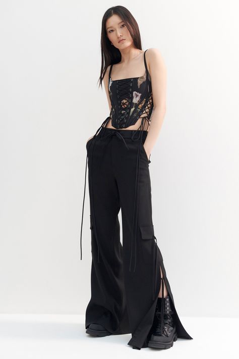 Haute Couture, Bustier Outfit, Red Leather Skirt, Fall 2023 Ready To Wear, Corset Outfit, Checked Blouse, Cargo Pants Outfit, 2023 Ready To Wear, Lace Bustier
