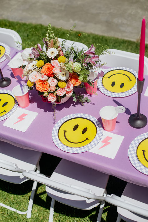 Retro Smiley Face Birthday Cake, It’s A Vibe Birthday Party, Smiley Decoration Party Ideas, Smiley Face Daisy Birthday Party, Smiley Daisy Birthday, Smiley Checkered Birthday, Good Vibes Party Theme, Smiley Face Checkered Birthday Party, Smiley Face Baby Shower Theme